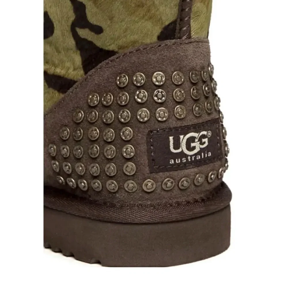 UGG ROWLAND CAMO CALF HAIR LEATHER SHEEPSKIN STUDDED BOOTS WOMEN SIZE 8 RARE HTF